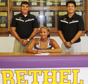 Coach Delgado & CoachEscamilla Welcome Selina Williams